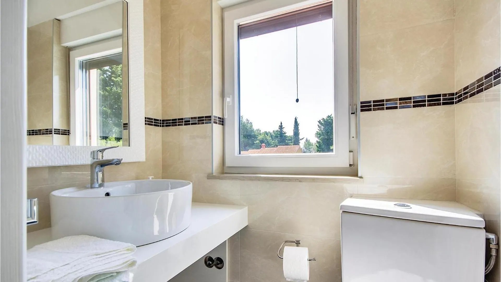 Stunning Home In Premantura With Wifi