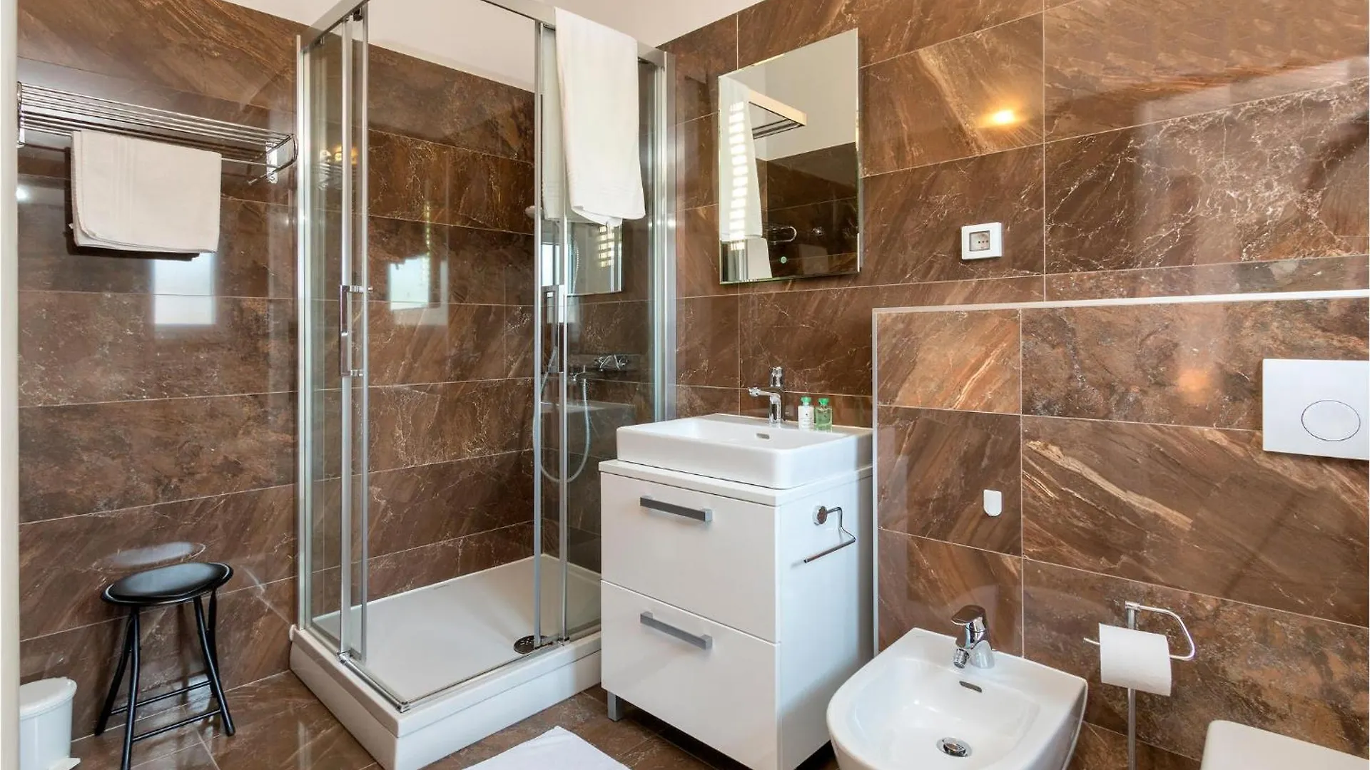 Stunning Home In Premantura With Wifi 0*,