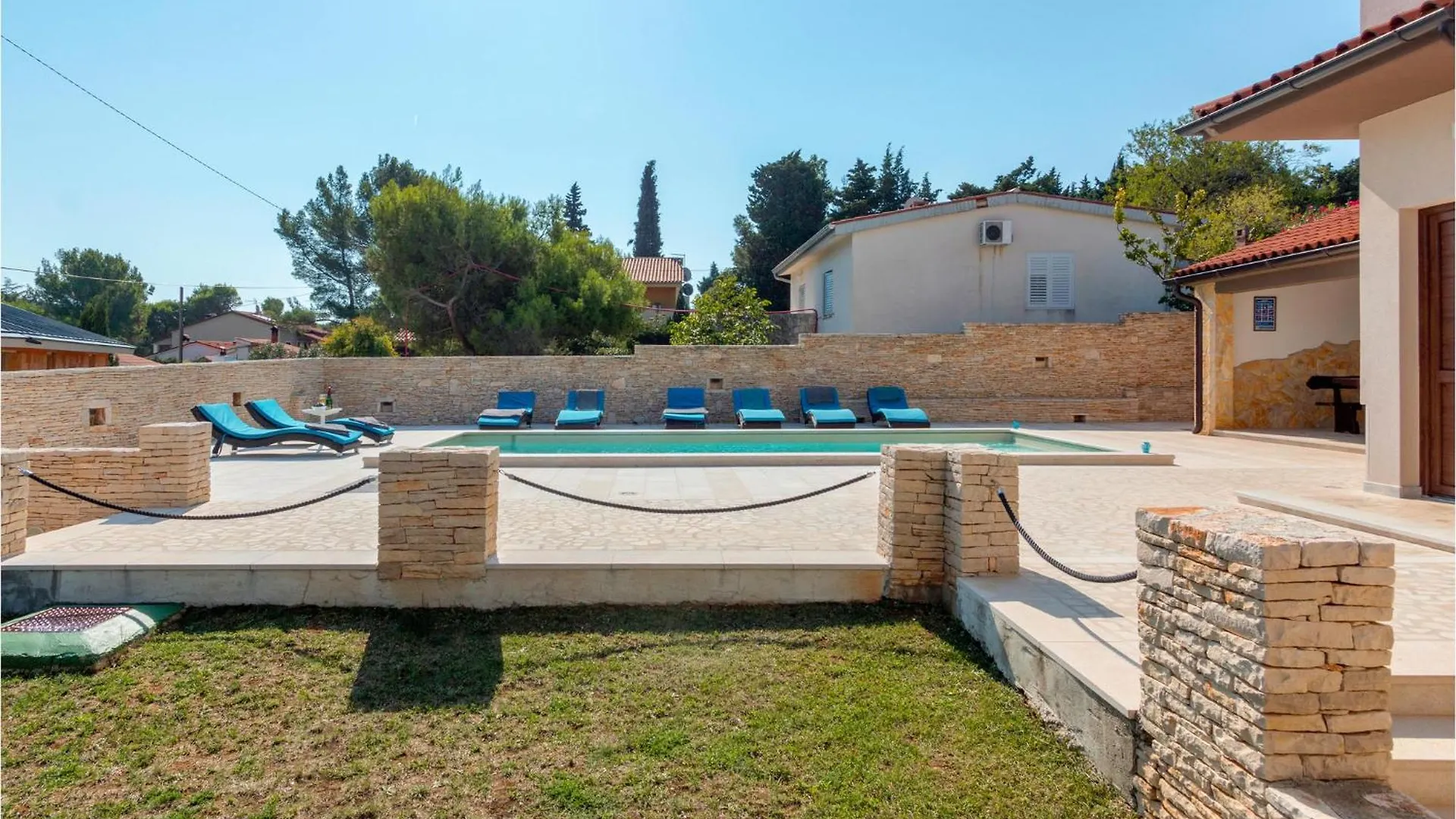 Stunning Home In Premantura With Wifi